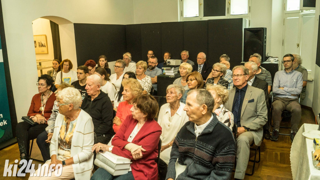 Spotkanie z Lwowem: Unikalna podróż w czasie z prof. Tadeuszem Riedlem