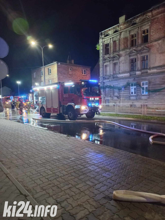 Pożar kamienicy w centrum Inowrocławia