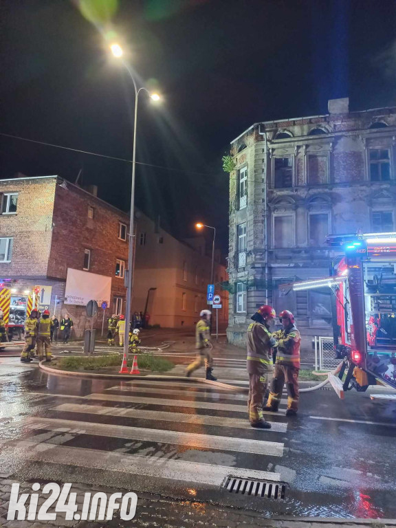 Pożar kamienicy w centrum Inowrocławia