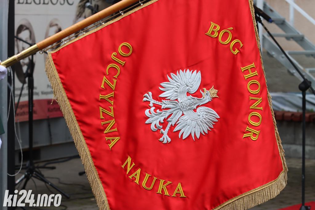  Młodzi rzemieślnicy pełnoprawnymi uczniami. W ruch poszła szabla [ZDJĘCIA]