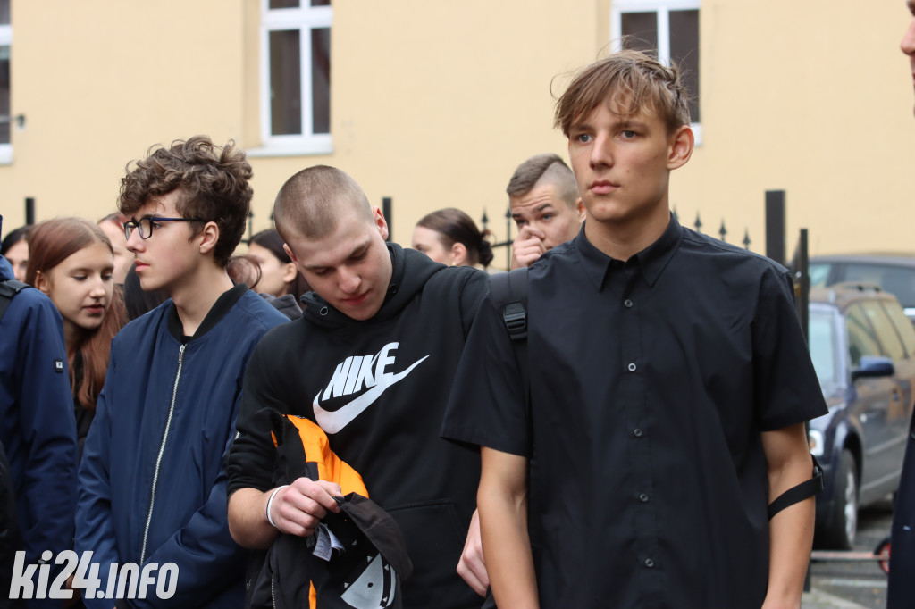  Młodzi rzemieślnicy pełnoprawnymi uczniami. W ruch poszła szabla [ZDJĘCIA]