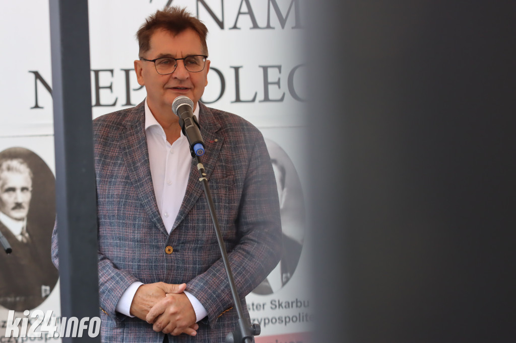  Młodzi rzemieślnicy pełnoprawnymi uczniami. W ruch poszła szabla [ZDJĘCIA]