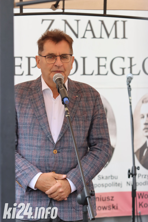  Młodzi rzemieślnicy pełnoprawnymi uczniami. W ruch poszła szabla [ZDJĘCIA]