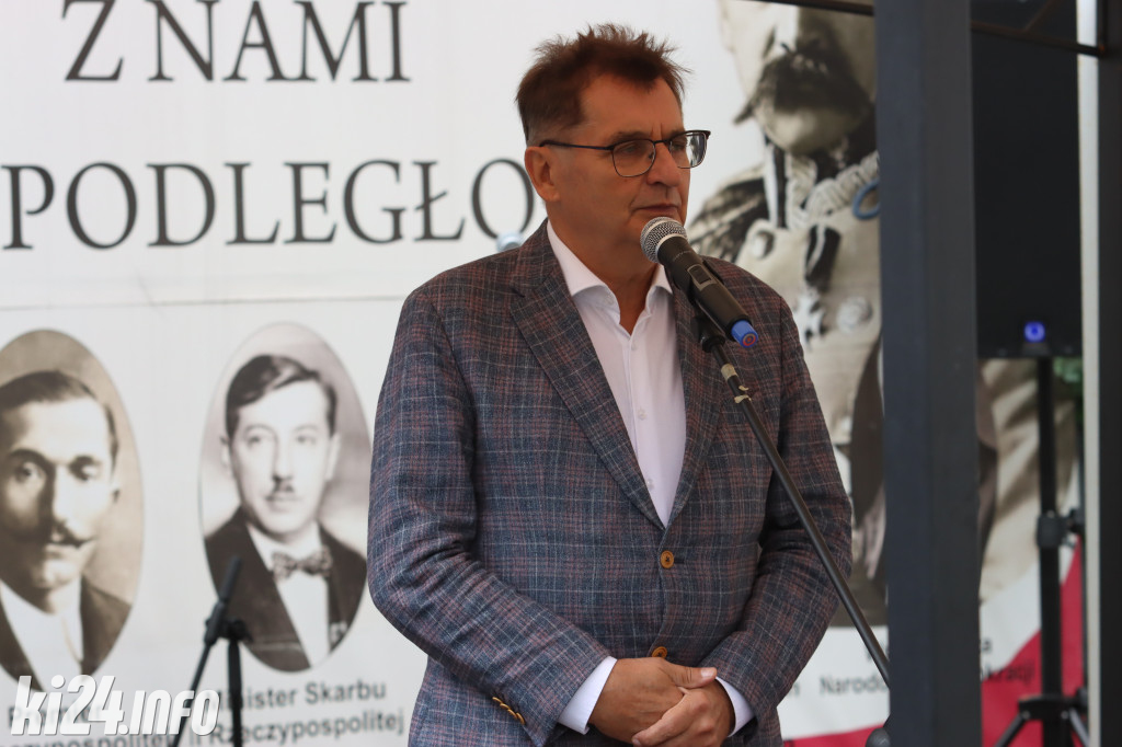  Młodzi rzemieślnicy pełnoprawnymi uczniami. W ruch poszła szabla [ZDJĘCIA]