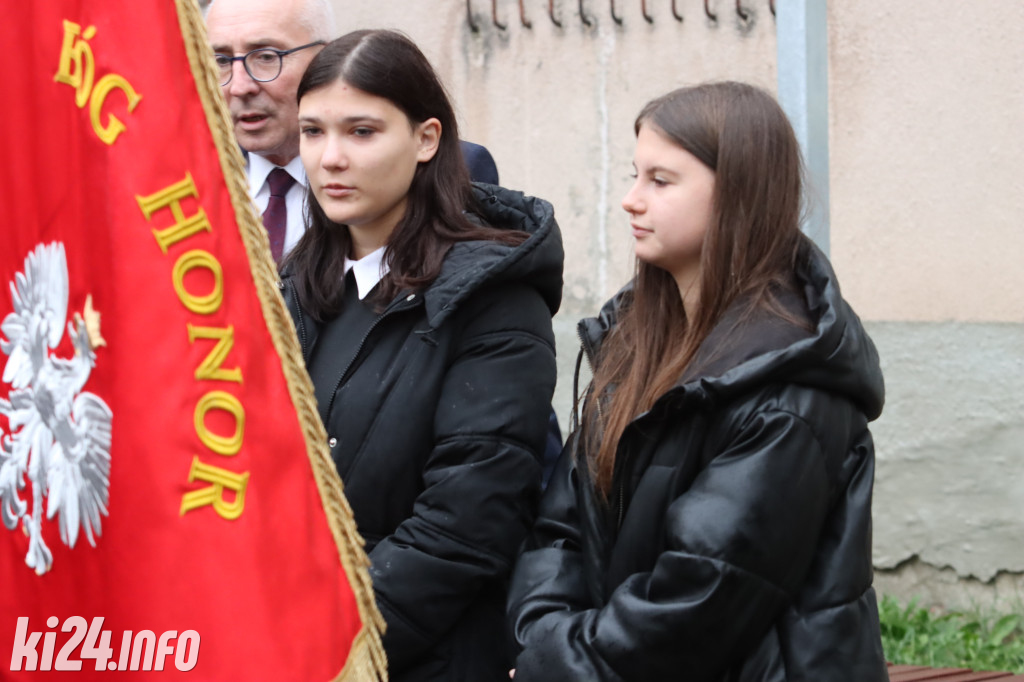  Młodzi rzemieślnicy pełnoprawnymi uczniami. W ruch poszła szabla [ZDJĘCIA]