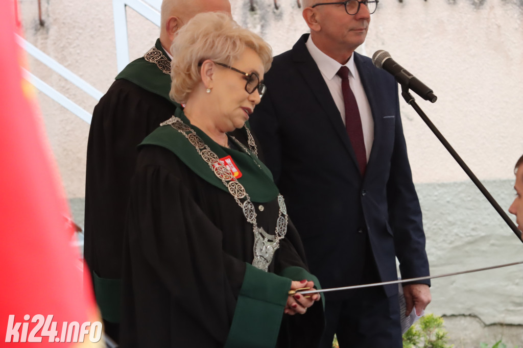  Młodzi rzemieślnicy pełnoprawnymi uczniami. W ruch poszła szabla [ZDJĘCIA]