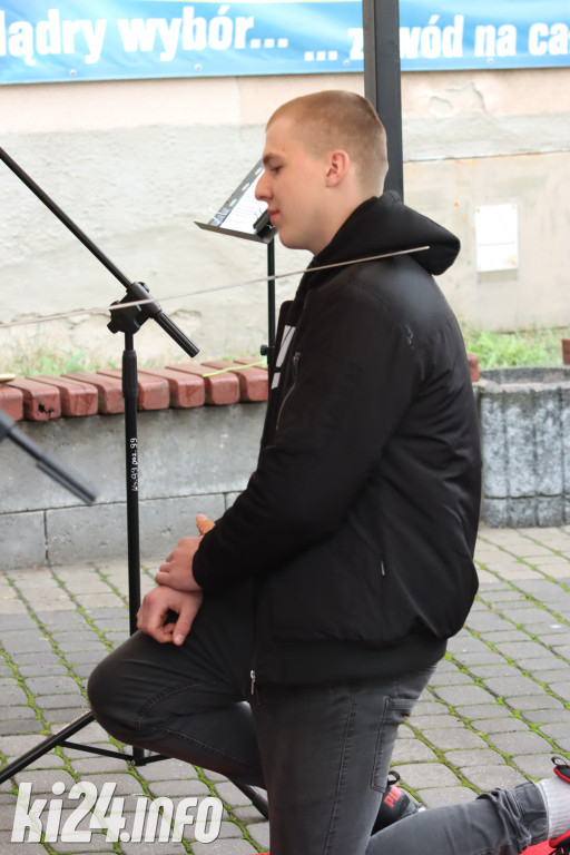  Młodzi rzemieślnicy pełnoprawnymi uczniami. W ruch poszła szabla [ZDJĘCIA]