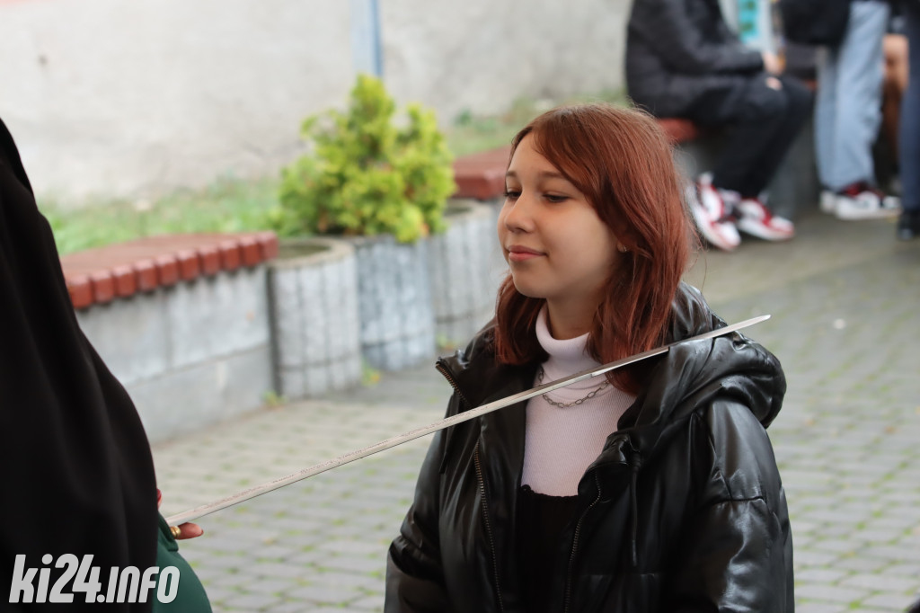  Młodzi rzemieślnicy pełnoprawnymi uczniami. W ruch poszła szabla [ZDJĘCIA]