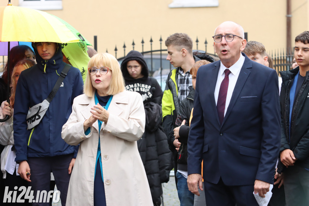  Młodzi rzemieślnicy pełnoprawnymi uczniami. W ruch poszła szabla [ZDJĘCIA]