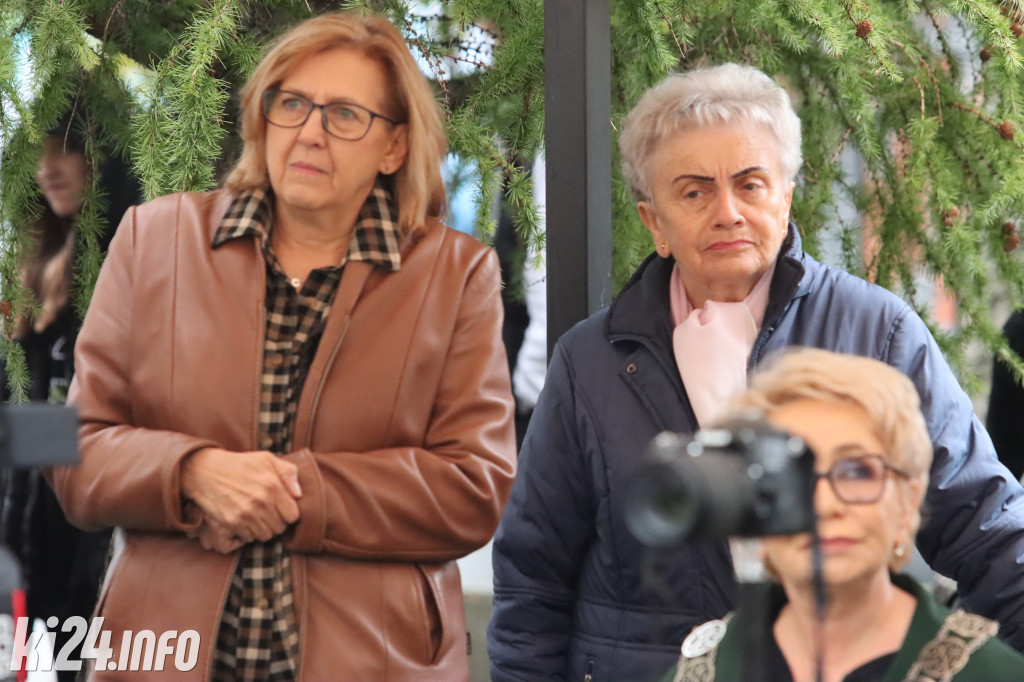  Młodzi rzemieślnicy pełnoprawnymi uczniami. W ruch poszła szabla [ZDJĘCIA]