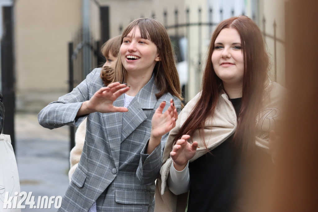  Młodzi rzemieślnicy pełnoprawnymi uczniami. W ruch poszła szabla [ZDJĘCIA]