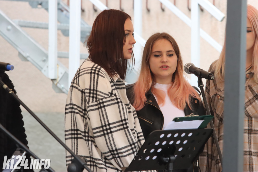  Młodzi rzemieślnicy pełnoprawnymi uczniami. W ruch poszła szabla [ZDJĘCIA]