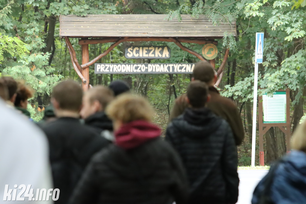 Uczniowie z Inowrocławia odwiedzili miradzkie lasy [ZDJĘCIA]