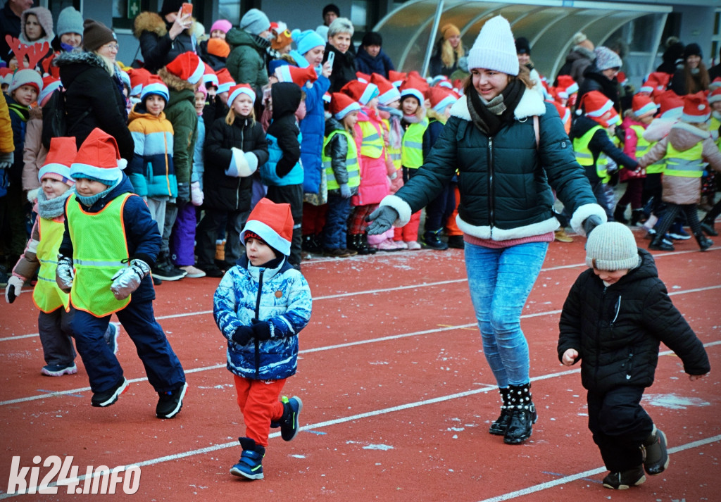 Mikołajkowe bieganie na stadionie
