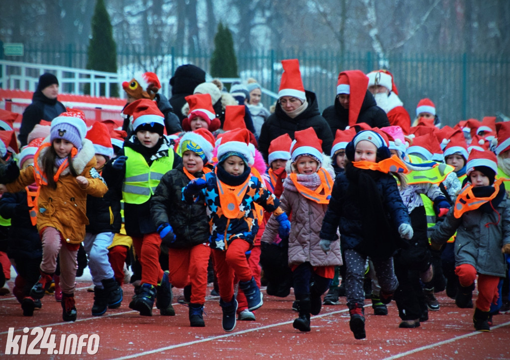Mikołajkowe bieganie na stadionie