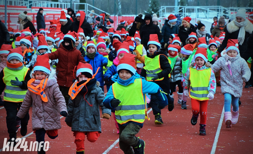 Mikołajkowe bieganie na stadionie