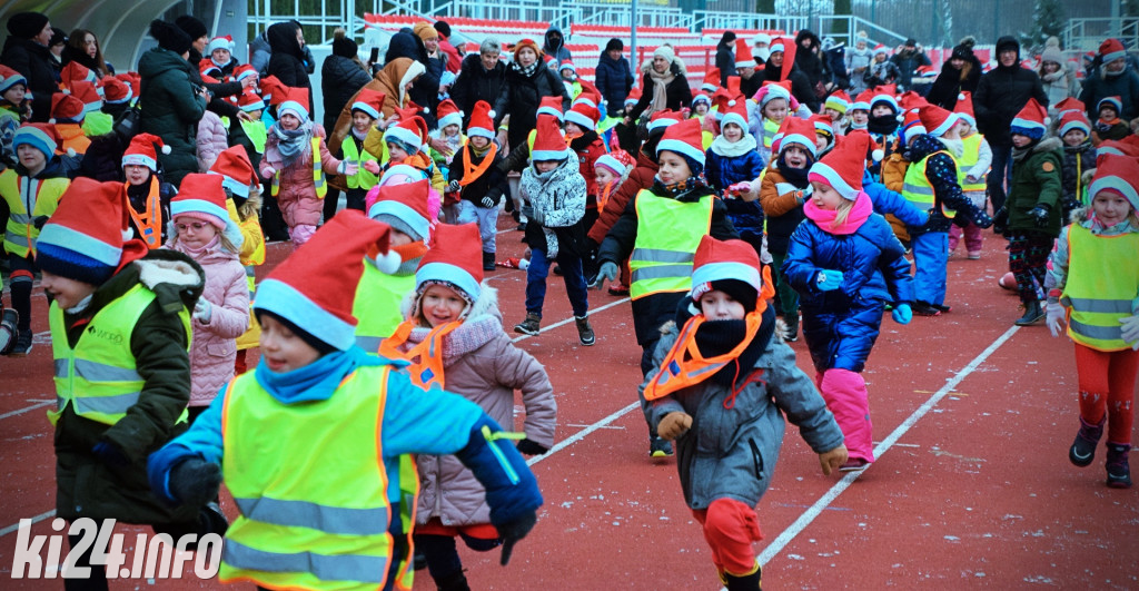 Mikołajkowe bieganie na stadionie