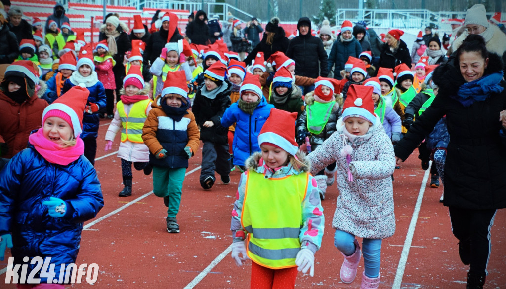 Mikołajkowe bieganie na stadionie