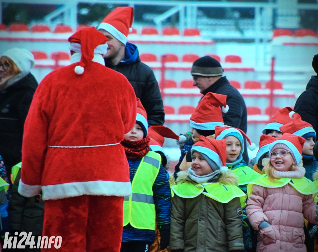 Mikołajkowe bieganie na stadionie