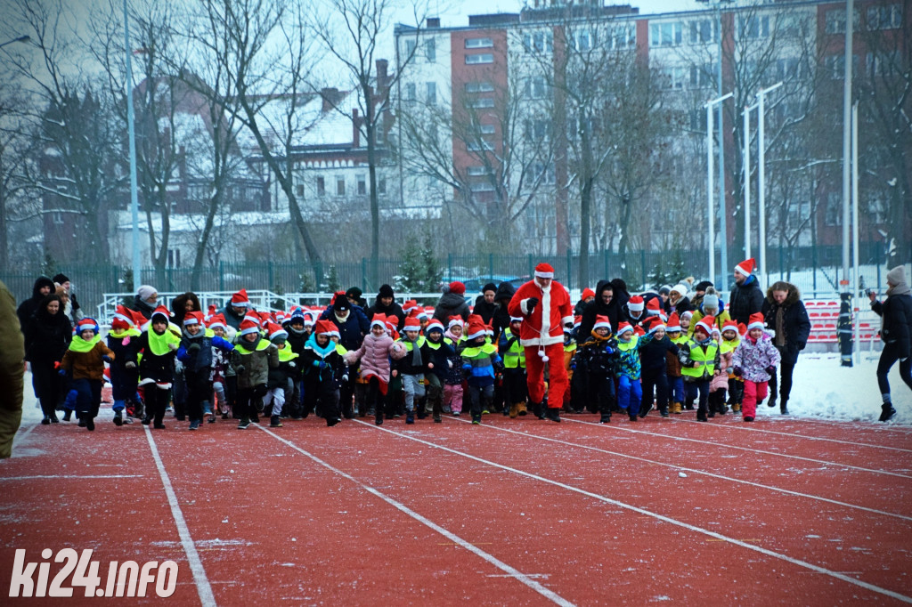 Mikołajkowe bieganie na stadionie
