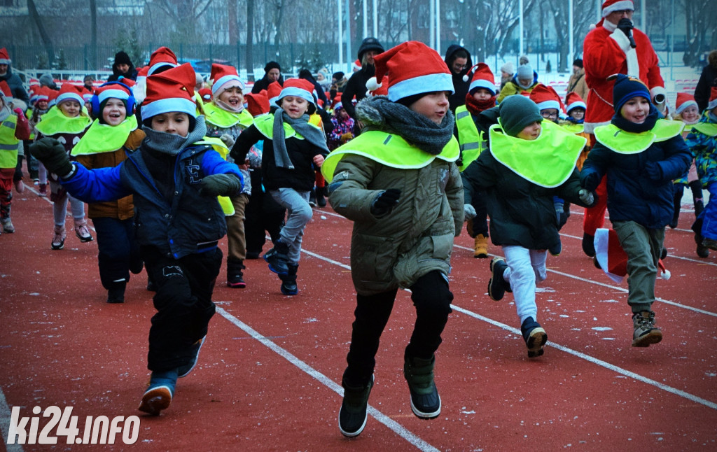Mikołajkowe bieganie na stadionie