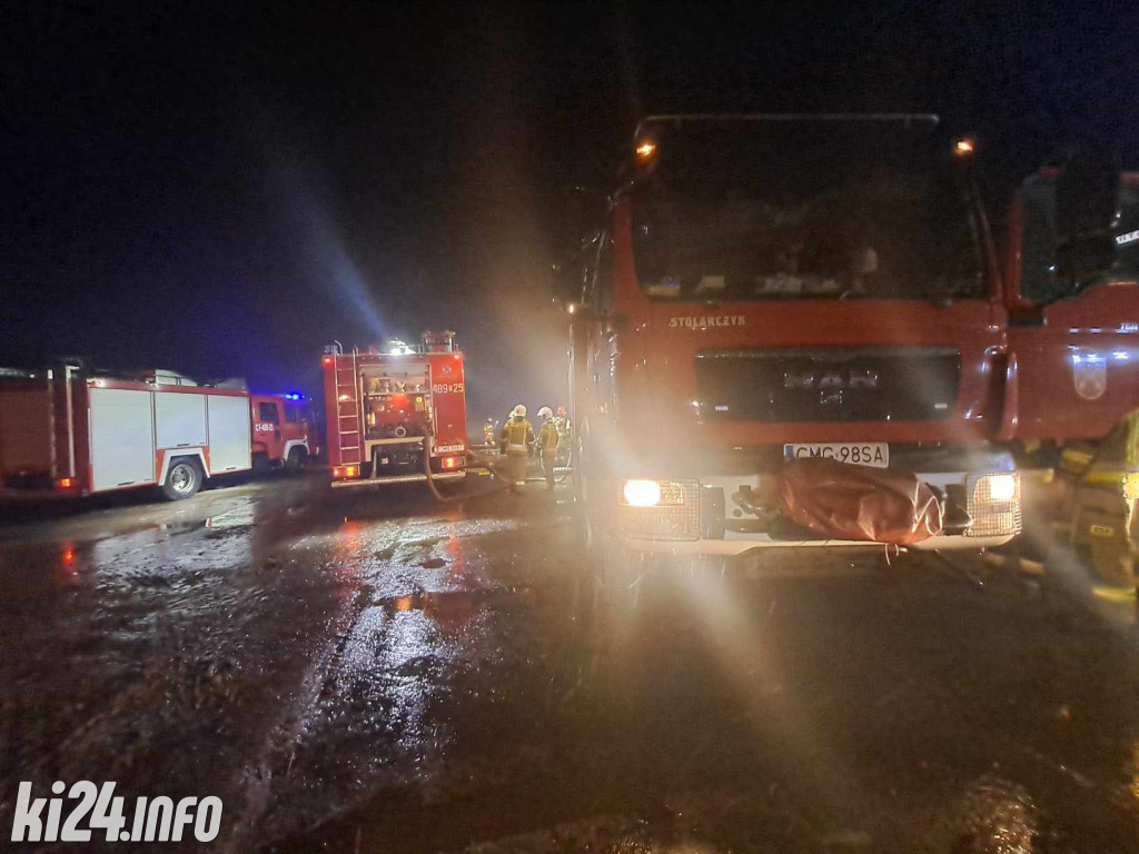 Pożar na terenie Fundacji Powiatu Mogileńskiego. Spłonęło bydło