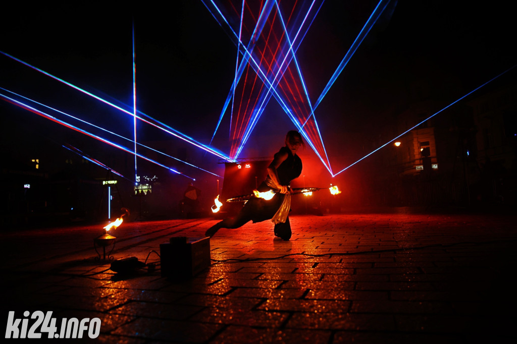 Ognie i lasery dziś rozświetliły inowrocławski Rynek