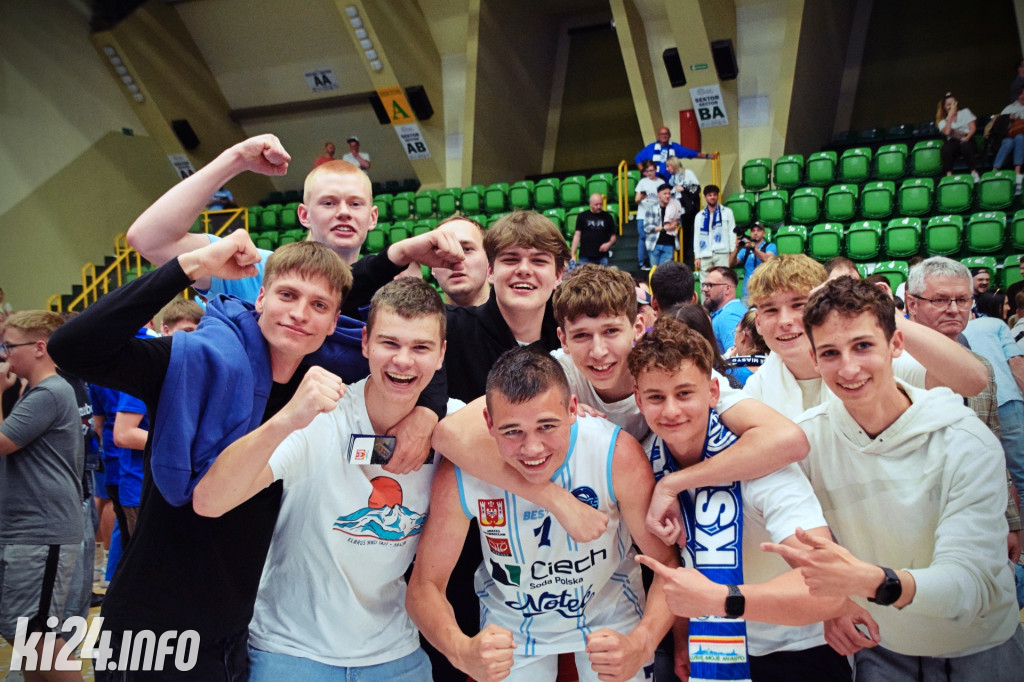 Kibice Noteci w akcji