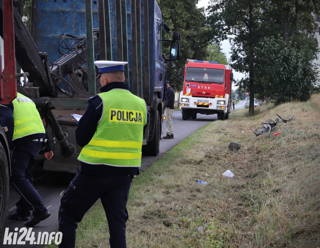 Wielką ciężarówką staranował rowerzystę!