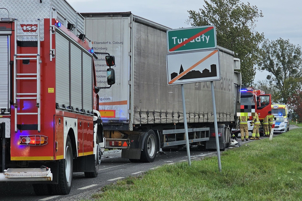 Dwie ciężarówki zderzyły się w Tupadłach