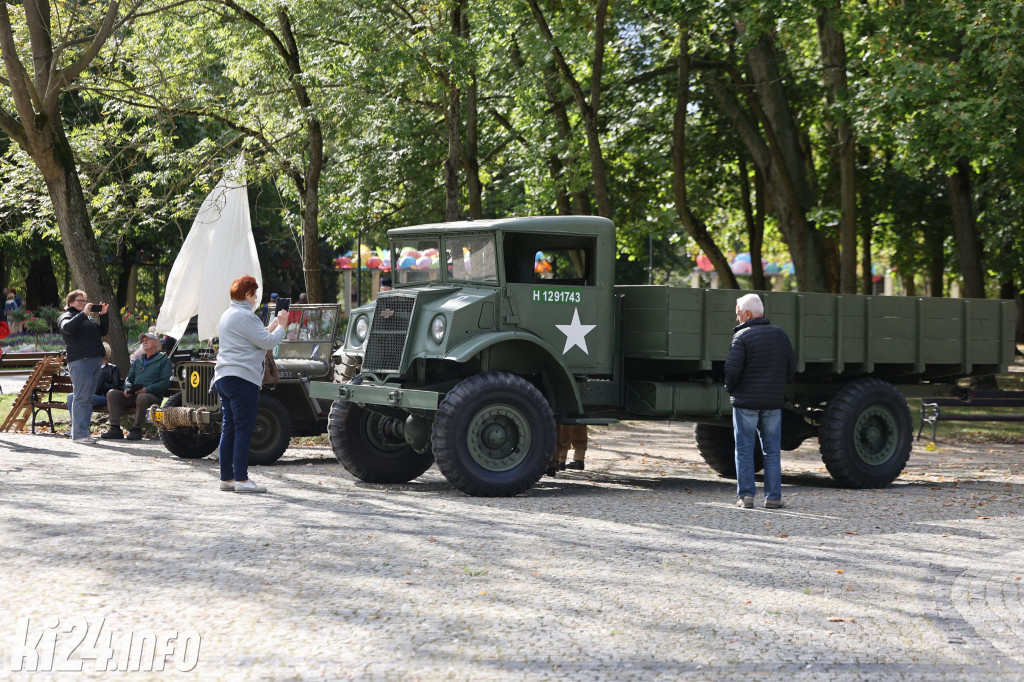 Przenieśli się w czasy II wojny światowej