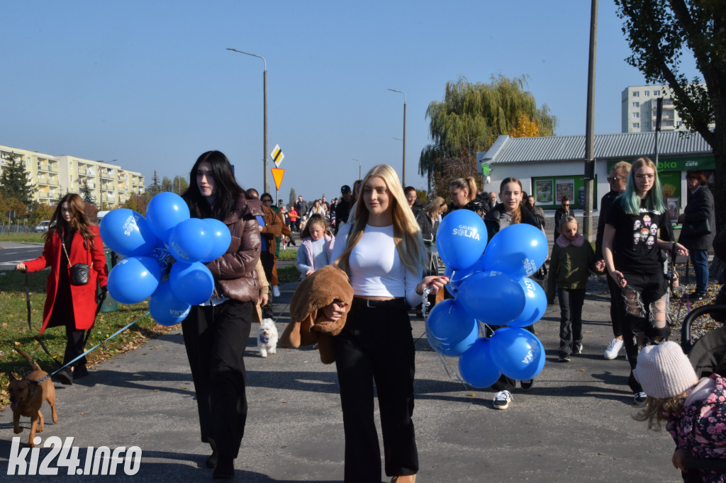 Wielki Psi Pochód „łapa w łapę” pomaszerował do Galerii