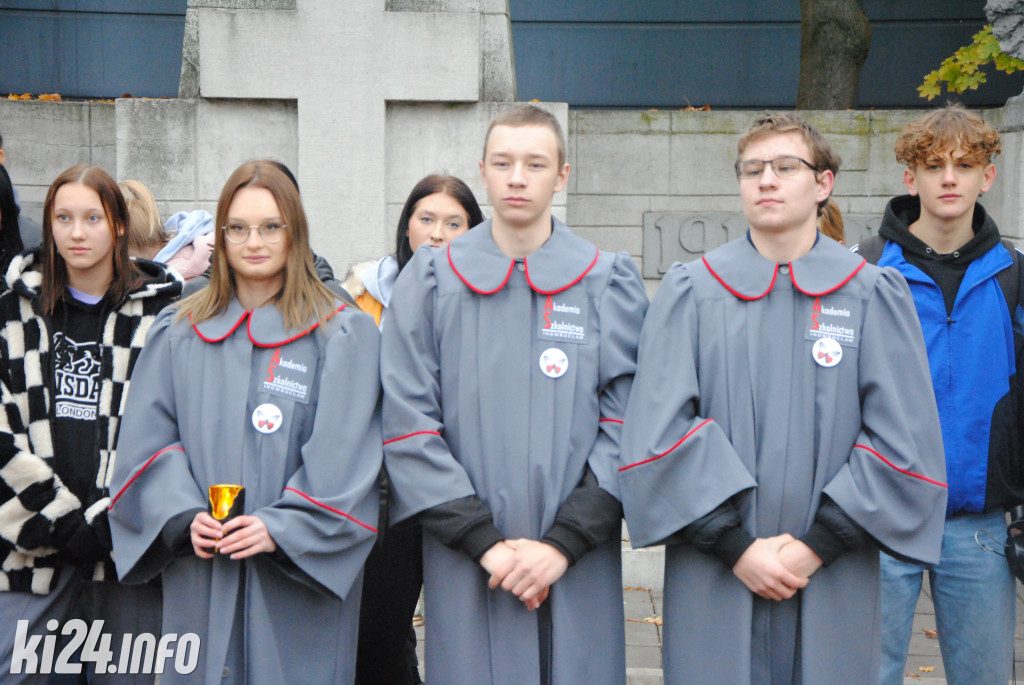 Inowrocławskie pamięci odwiedzili z aplikacją. Wzięli udział w grze tenerowej