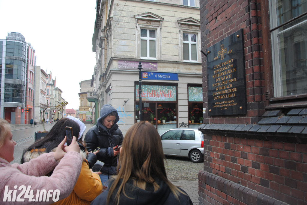 Inowrocławskie pamięci odwiedzili z aplikacją. Wzięli udział w grze tenerowej