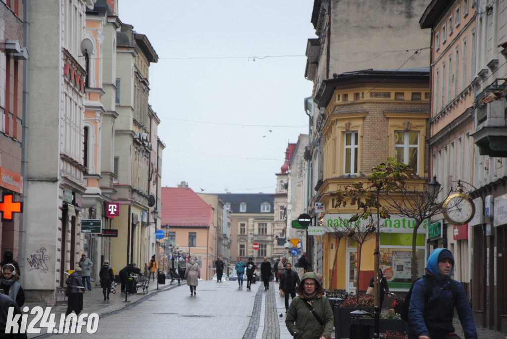 Inowrocławskie pamięci odwiedzili z aplikacją. Wzięli udział w grze tenerowej