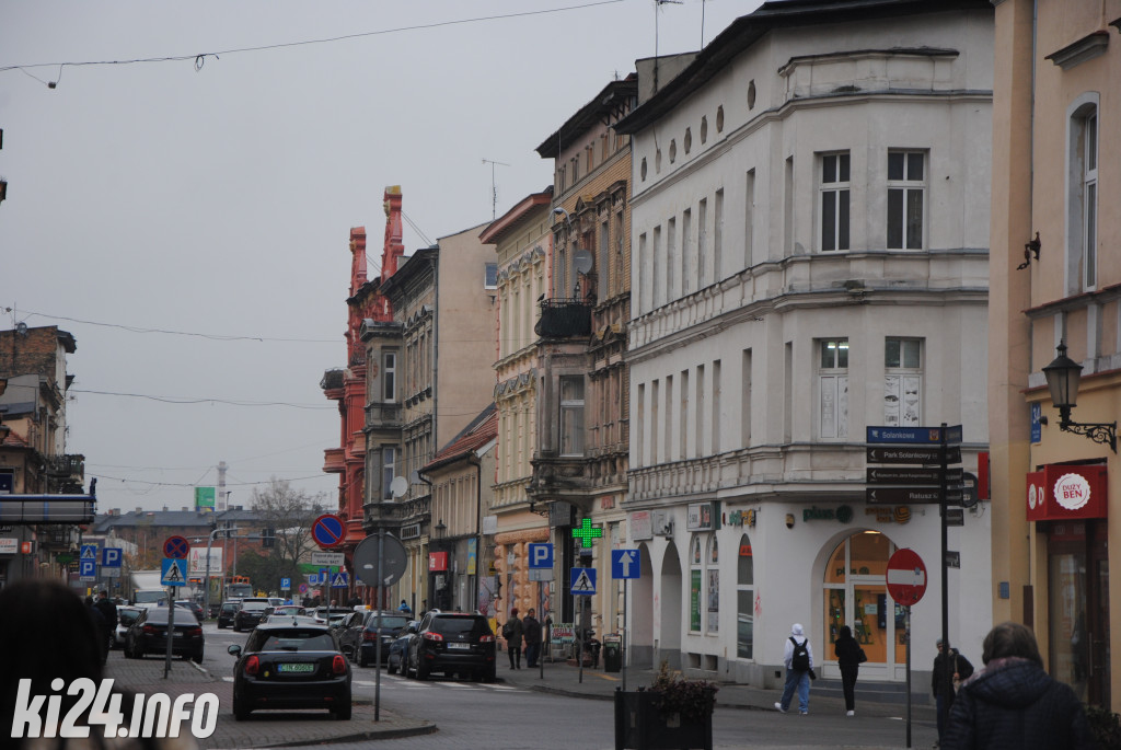 Inowrocławskie pamięci odwiedzili z aplikacją. Wzięli udział w grze tenerowej