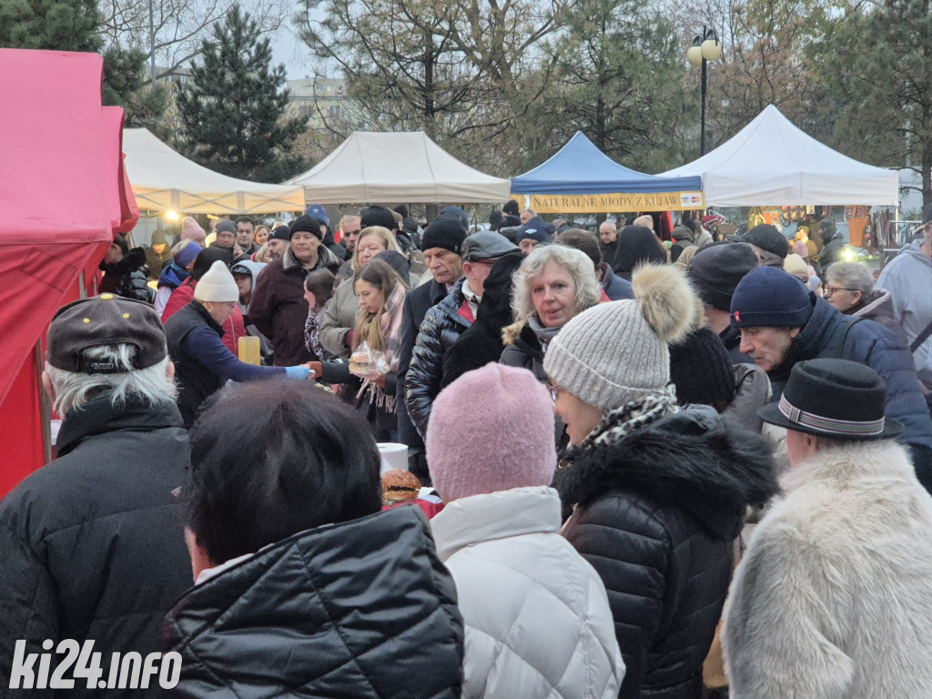 Rodzinne spotkanie przy gęsinie. Świętowanie 11 listopada w Inowrocławiu