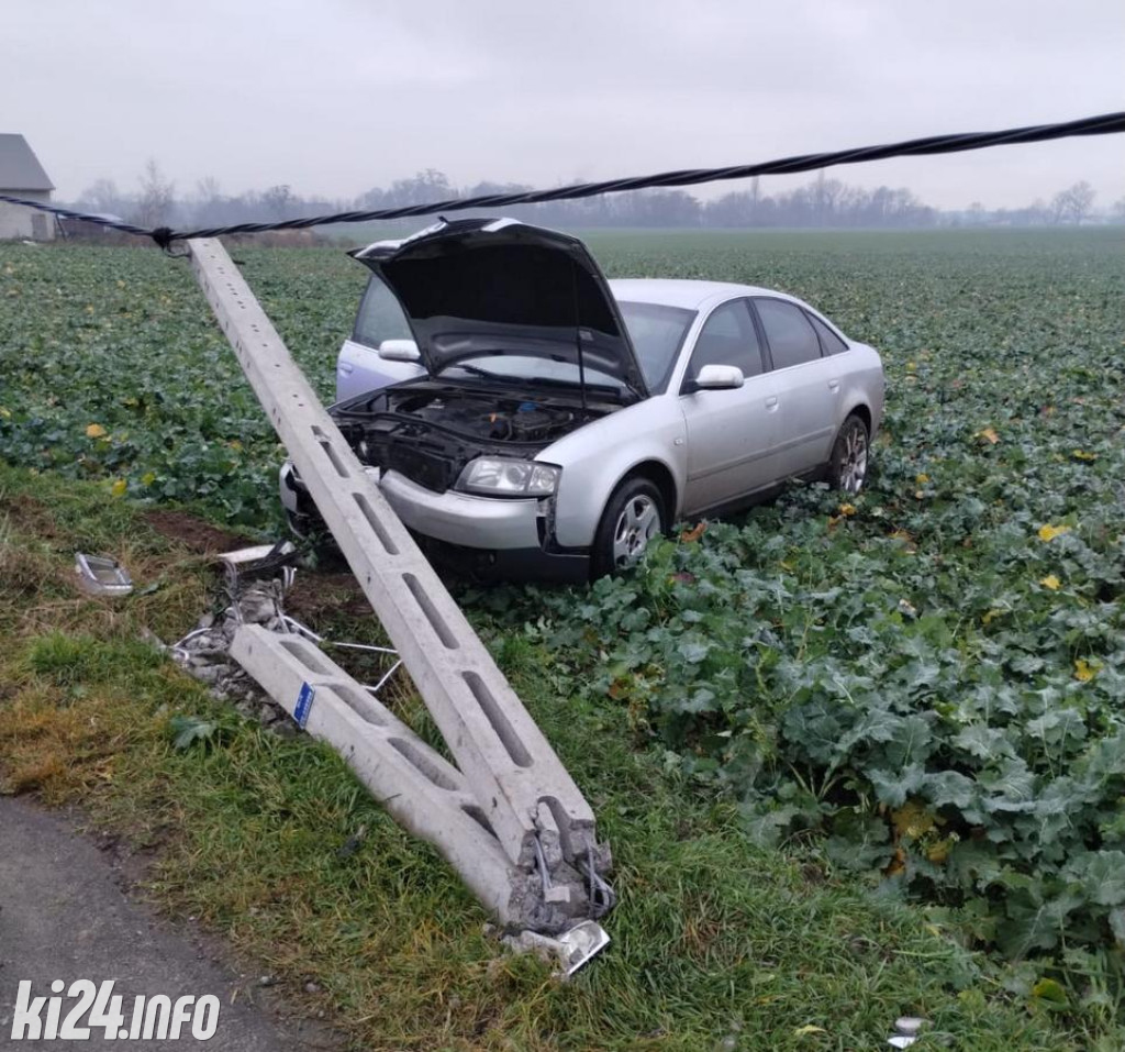 Skończył jazdę audi na słupie. Powód? Prędkość!