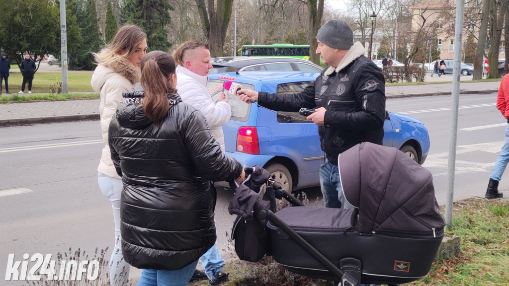 Protest przed sądem - chcą wysokiej kary dla policjantów