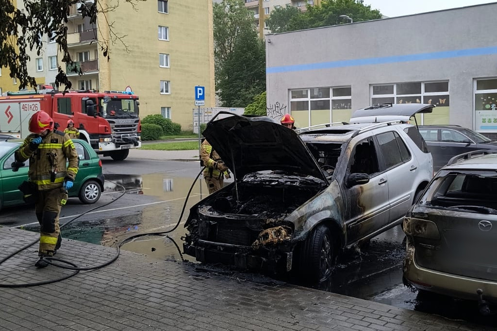 Pożar na parkingu