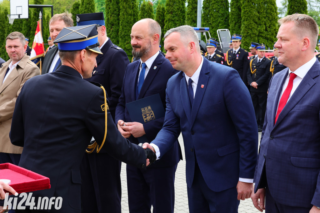Uroczysty apel z okazji Dnia Strażaka