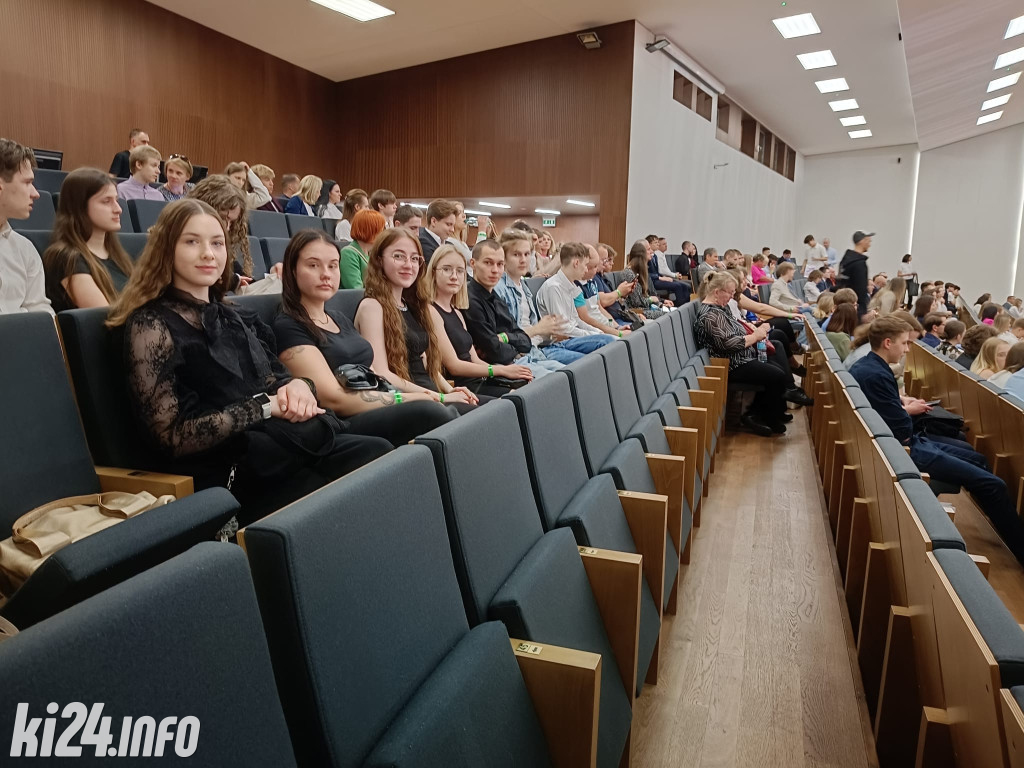 Uczniowie Akademii Szkolnictwa AS wśród najlepszych
