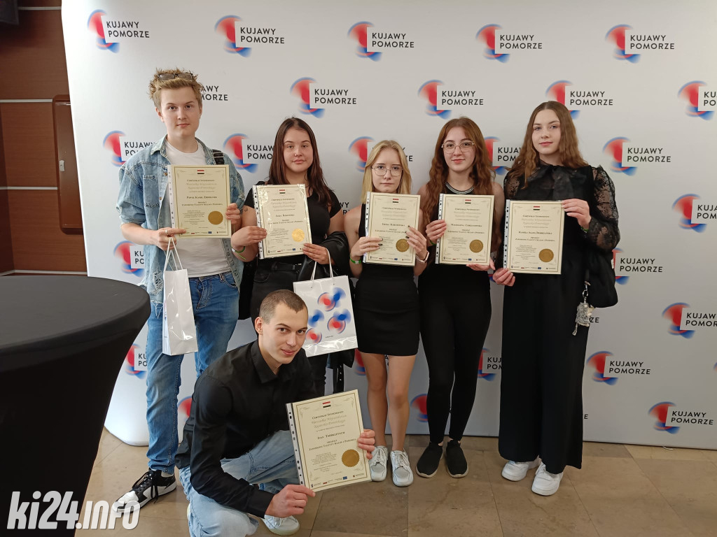 Uczniowie Akademii Szkolnictwa AS wśród najlepszych