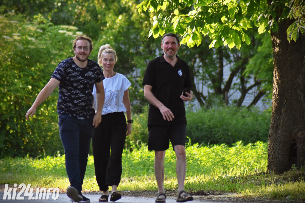 „Ziemia jest płaska, Dzbanie” – niezwykły spektakl
