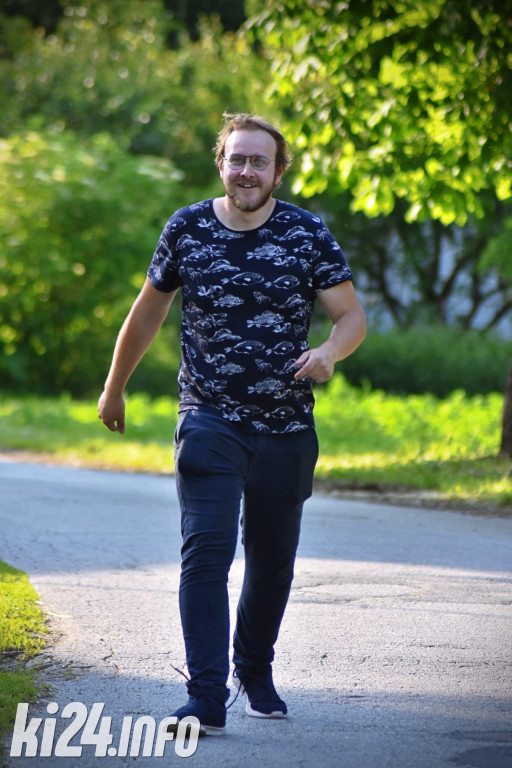 „Ziemia jest płaska, Dzbanie” – niezwykły spektakl