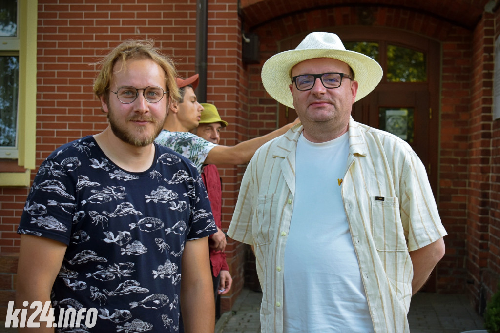 „Ziemia jest płaska, Dzbanie” – niezwykły spektakl