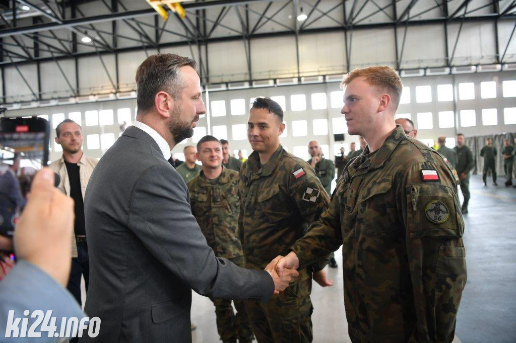 Pierwsze śmigłowce Apache w Polsce