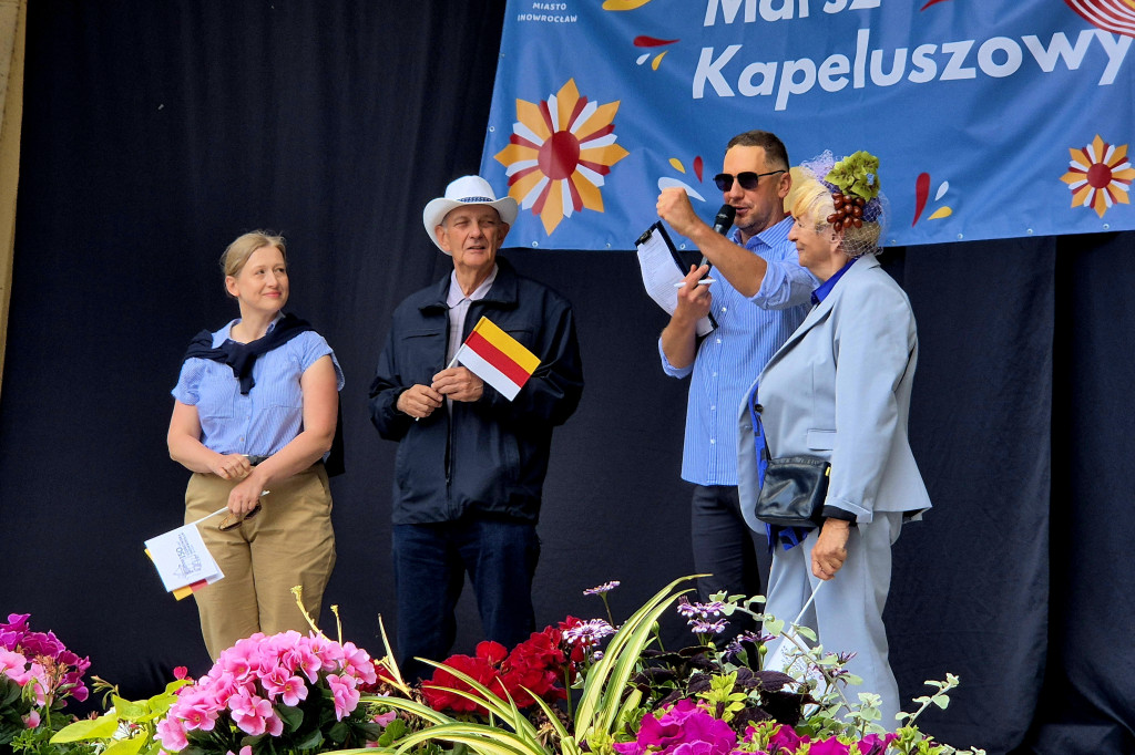 Kapelusze, wianki i folkowe rytmy