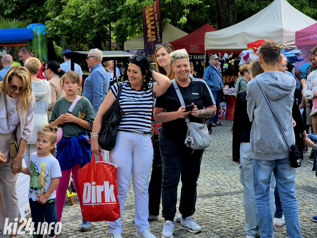Kapelusze, wianki i folkowe rytmy