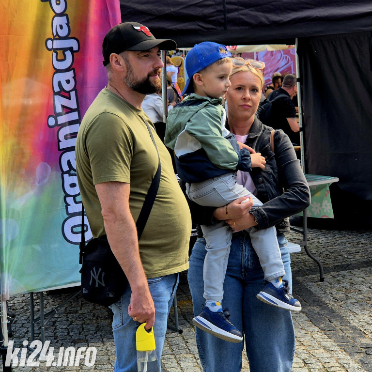 Kapelusze, wianki i folkowe rytmy